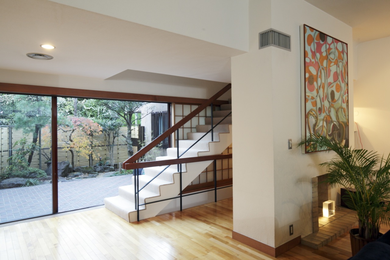  Stair to the second floor 