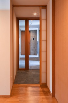  Residence entrance with sliding paper screen 