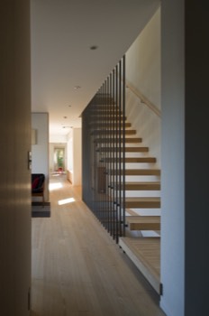  Staircase and corridor towards living room 