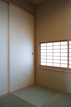  Japanese room with screen closed. 