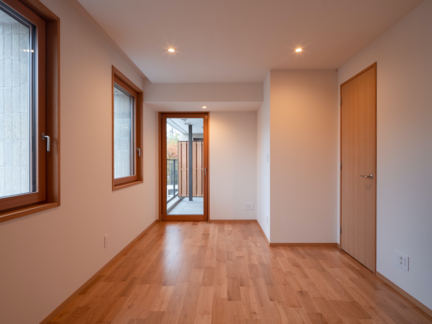  Bedroom with exit towards terrace 
