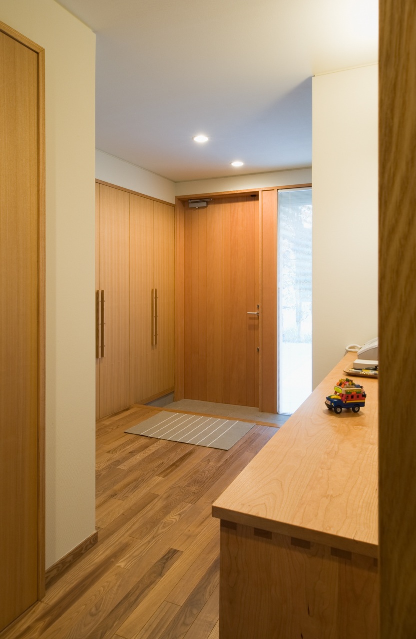  Entry hall house A from kitchen entrance 