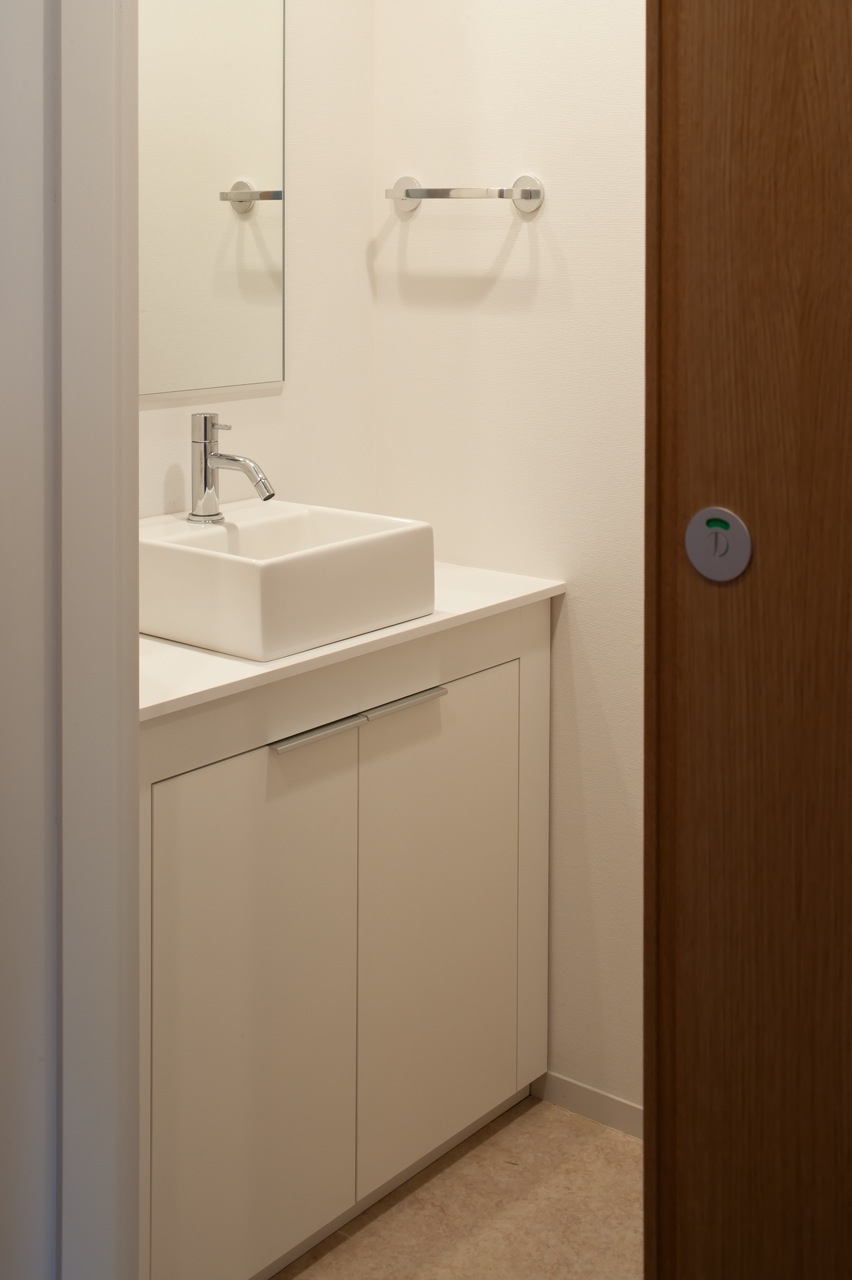  House B/C first floor washroom 