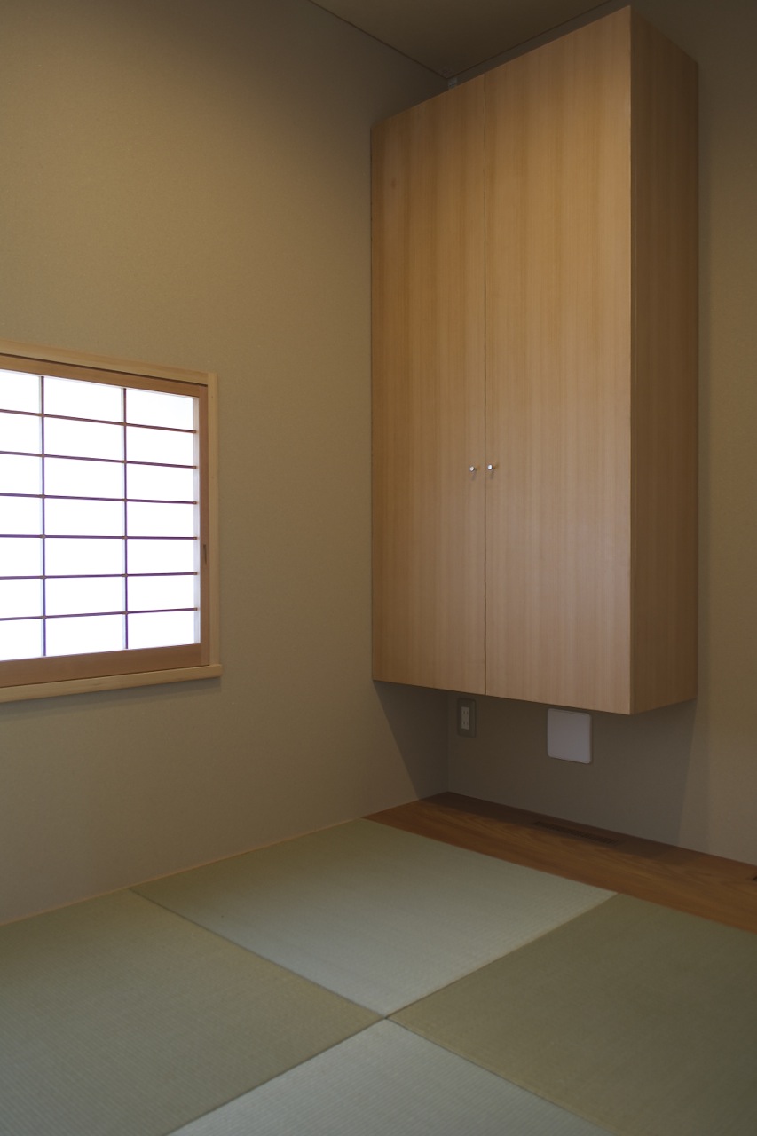  Japanese room storage closet. 