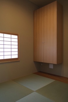  Japanese room storage closet. 